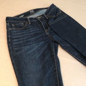 A.N.A. A New Approach Jeans.  Dark Blue.  Size 6.  Style Skinny Crop